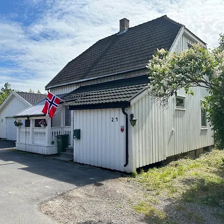 Oslo House, Nedre Kjellerstuvei, First Floor, Twin Room Lillestrom Exterior photo