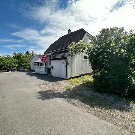 Oslo House, Nedre Kjellerstuvei, First Floor, Twin Room Lillestrom Exterior photo