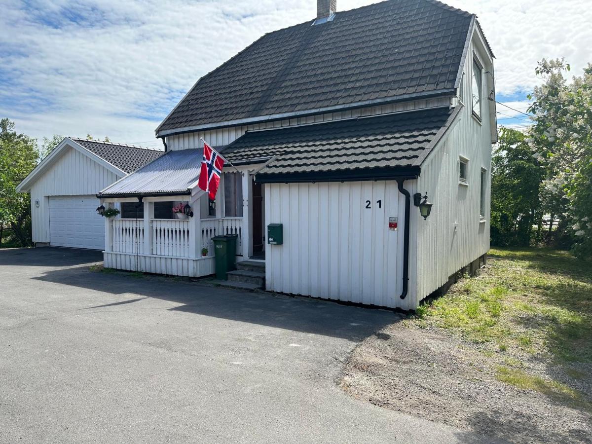 Homestay Oslo House, Nedre Kjellerstuvei, First Floor, Twin Lillestrom